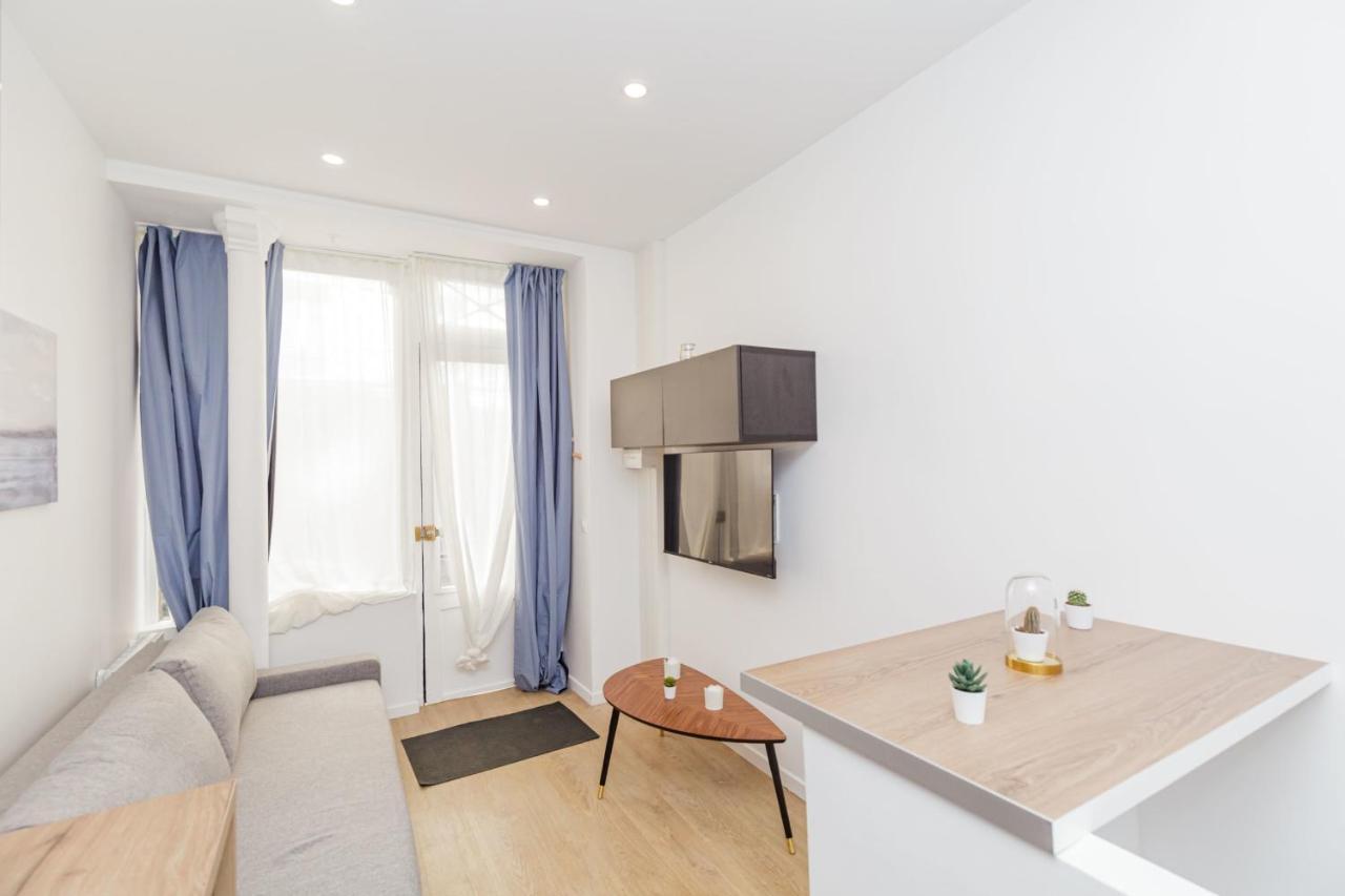 Nice Apartment Renovated And Bright Street Side Paris Exterior foto