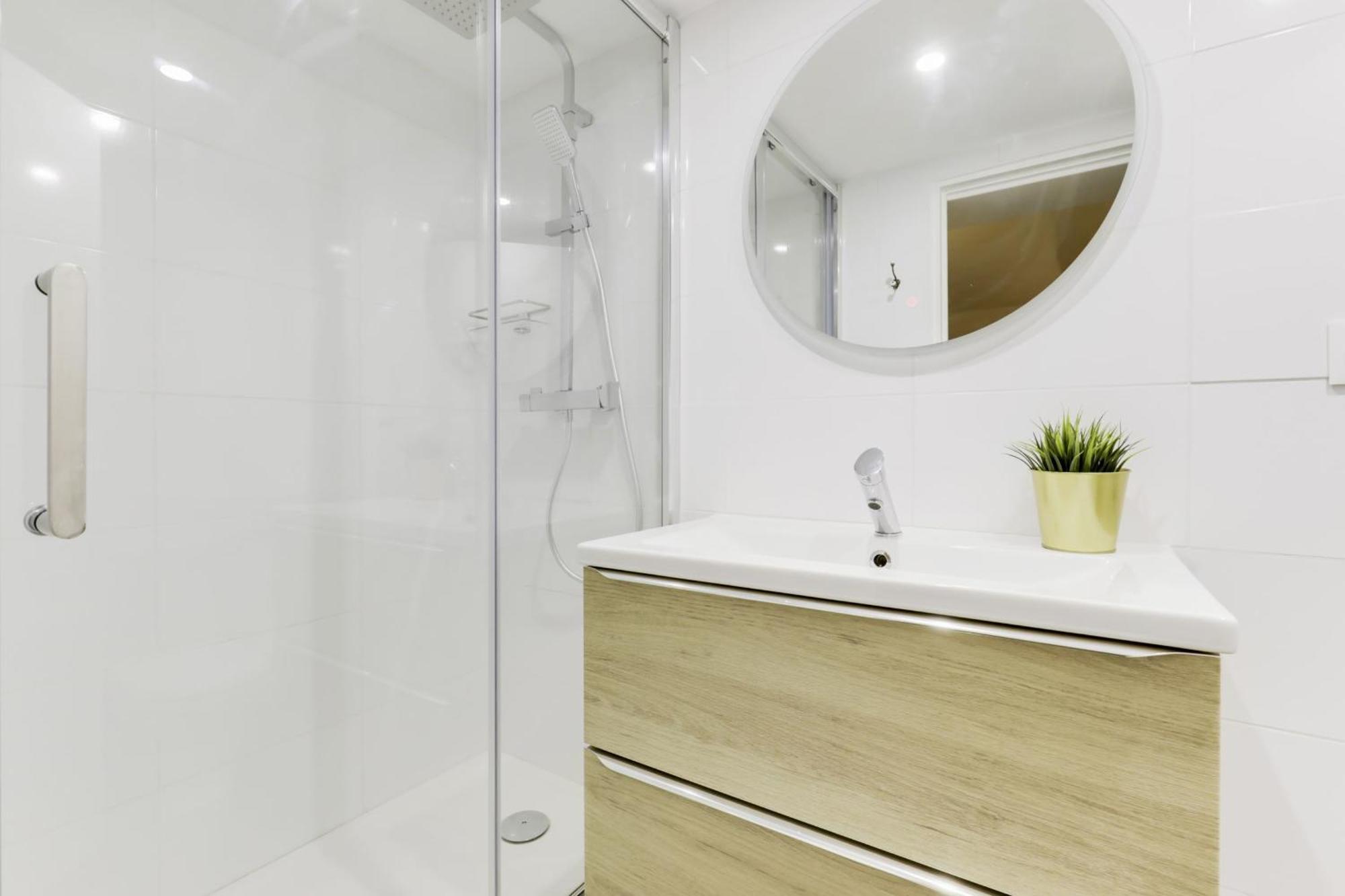 Nice Apartment Renovated And Bright Street Side Paris Exterior foto